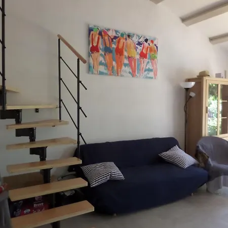 T4 Mezzanine Climatisee Avec Parking, Proche Et Port A Saint-cyprien - Fr-1-793-28 Villa *
